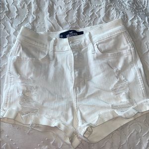 White Hollister High Rise Shorts size 00 w23
